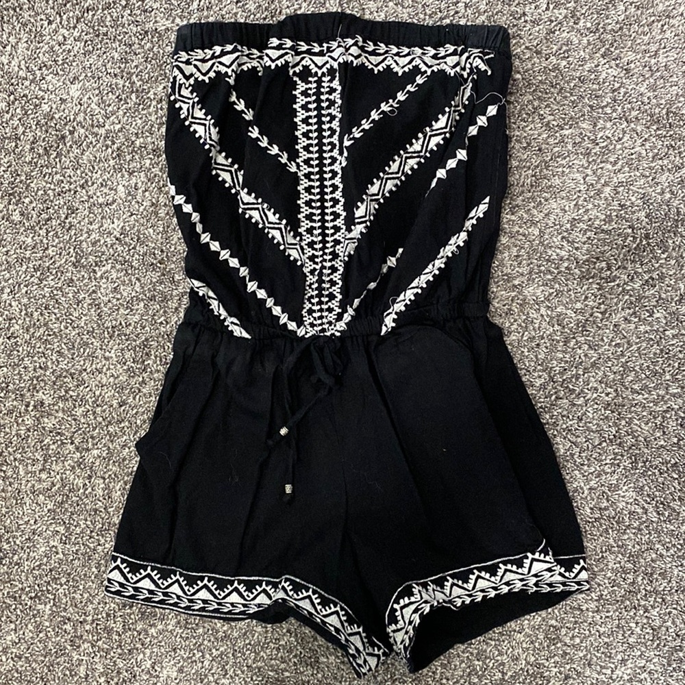 Strapless romper with pockets
